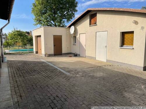 Nebengebäude hinter dem Wohnhaus - 3 Zimmer Einfamilienhaus in Hoppegarten