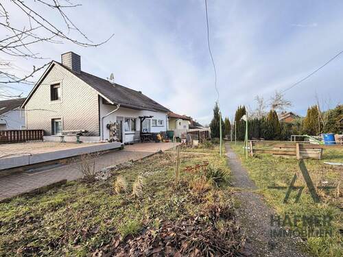 Rückansicht mit Terrasse - 