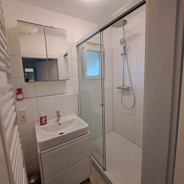 Modernes Duschbad - 
