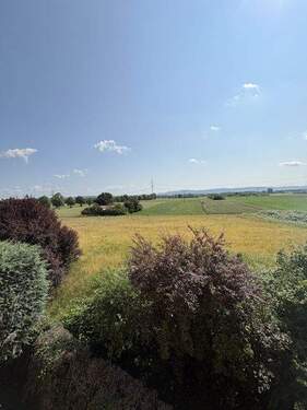 Bild 1 - *Hainburg* Reihenendhaus mit Garage in Feldrandlage