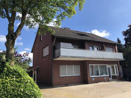 Vorderansicht - Großzügige 4 Zimmer-Wohnung ( z.Zt. vermietet ) mit Garage und Stellplatz zum fairen Preis zentral in Hauenhorst!