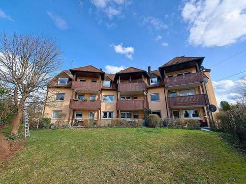 Hausansicht Westseite - 3 Zimmer Etagenwohnung in Wendelstein