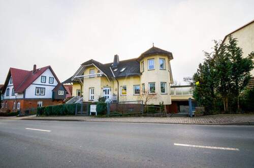 Straßenansicht - 1 Zimmer Mehrfamilienhaus, Wohnhaus in Hildburghausen