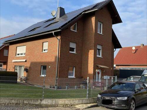 Hausansicht - 1 Zimmer Mehrfamilienhaus, Wohnhaus zum Kaufen in Brakel