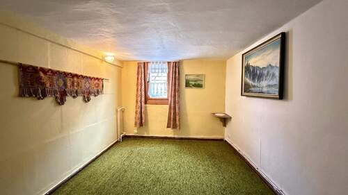 Kleiner Raum ohne Heizung, Raumhöhe 1,75m - 