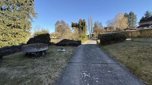 Befestigte Einfahrt - 3 Zimmer Einfamilienhaus zum Kaufen in Finne