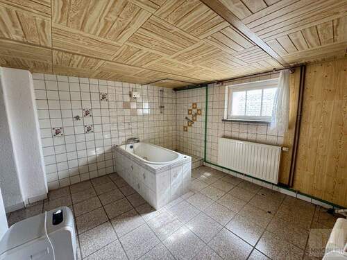 KG: Badezimmer - 