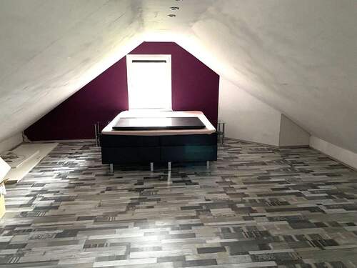 Spitzboden: Hobbyraum o.ä. - 