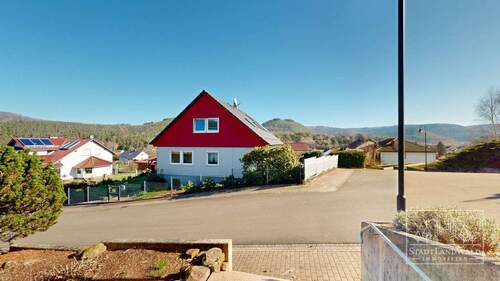 Hauseingang - Straße - 