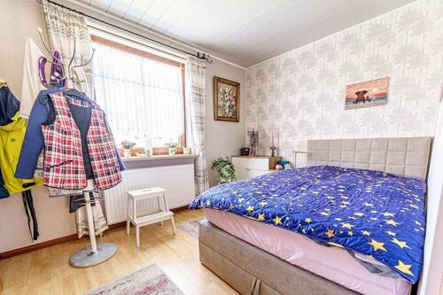 Schlafzimmer EG 01 - 