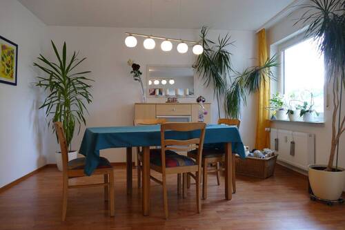 Wohnzimmer-Essbereich - 4 Zimmer Etagenwohnung in Neuenrade