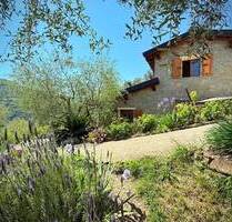 Modernes Landhaus mit romantischem Gartengrundstück in fußläufiger Dorfnähe TI AP 1010 - Apricale