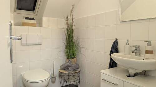 Gäste-WC - Etagenwohnung mit 156,00 m&sup2; in Reinbek zum Kaufen