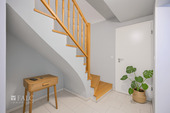 UG Diele mit Treppe Einrichtungsbeispiel - 
