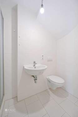 UG Bad mit Dusche hochformat - 