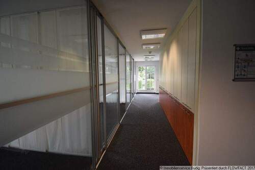 Flur - Büro mit 66,70 m&sup2; in Neuenhagen zur Miete