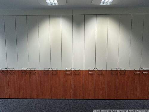 abschließbare Einbauschränke im Flur - 