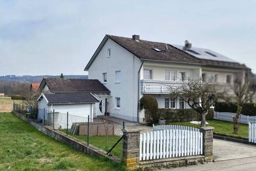Außenansicht - 5 Zimmer Doppelhaushälfte zum Kaufen in Bad Birnbach