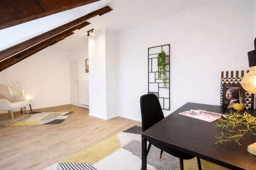 Helles Arbeitszimmer - 