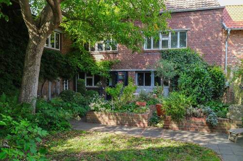 Innenhof - Ländliches Anwesen - Leben und Arbeiten unter einem Dach