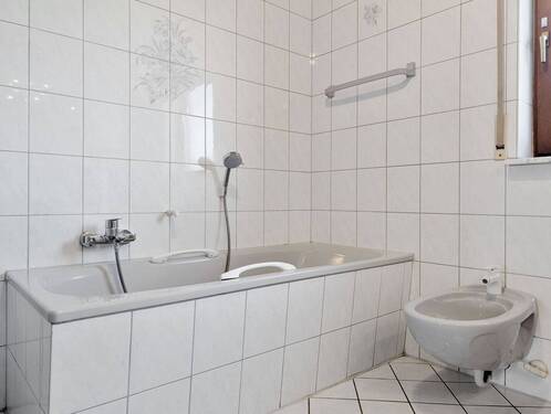 Badezimmer EG - Werz Immobilien - 