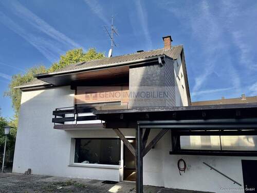 Hofseite - 6 Zimmer Mehrfamilienhaus, Wohnhaus zum Kaufen in Essen / Bedingrade
