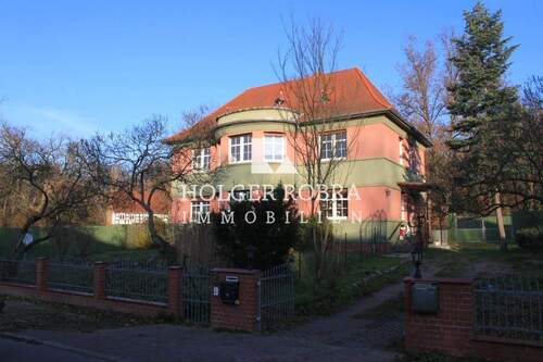 Straßenansicht - 4 Zimmer Etagenwohnung zur Miete in Arendsee