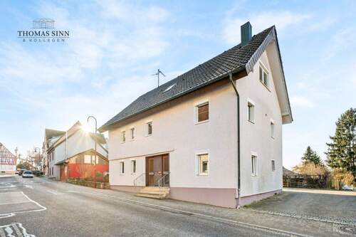 Hausansicht - 7 Zimmer Mehrfamilienhaus, Wohnhaus zum Kaufen in Obersulm / Eschenau