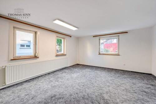 EG: Zimmer 1 - Mehrfamilienhaus, Wohnhaus mit 221,40 m&sup2; in Obersulm / Eschenau zum Kaufen