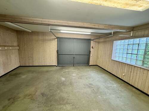 Große Garage - 