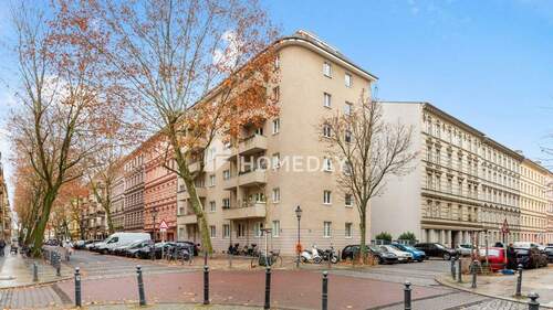 Außenansicht 1 - Attraktive 2-Zimmer-Wohnung mit Balkon und Keller in begehrter Wohnlage