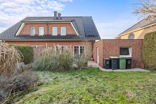 Garten und Hausansicht - 