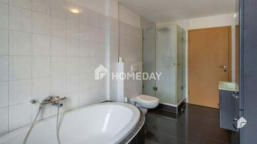 1. OG Badezimmer 1 2 - 