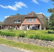 Reetgedecktes Endhaus (Ferienwohnung) in begehrter Lage - Nieblum