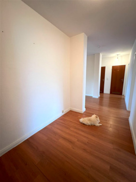 Flur - Etagenwohnung mit 86,50 m&sup2; in Rellingen zum Kaufen