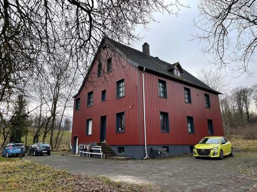 Hausansicht - Gemütliche 4-Zimmerwohnung in Rennerod