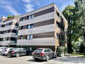 seitliche Gebäudeansicht - In Rüttenscheid! Mit Aufzug, Balkon und Tiefgaragenplatz! Nein? Doch!