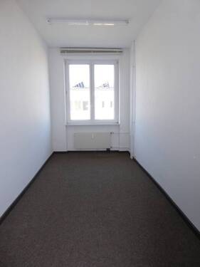 kleines Büro - Büro mit 267,70 m² in Dresden / Cossebaude zur Miete