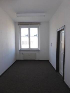 Büro mit Verbindungstür - 