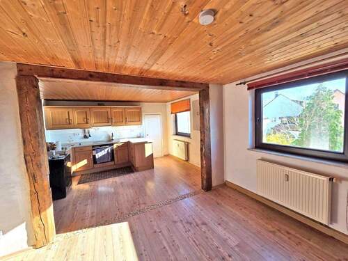 Esszimmer mit Zugang zur Küche OG - 