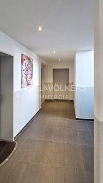 Flur 2 - Gewerbeobjekt (Büro, Produktion, Verkauf) in Algermissen zum Kaufen