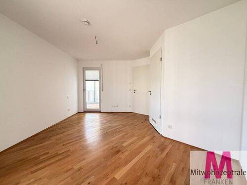  Schlafzimmer - Etagenwohnung mit 95,00 m&sup2; in Nürnberg zur Miete