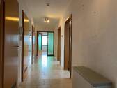 Eingangsbereich - 4 Zimmer Etagenwohnung zum Kaufen in Kulmbach