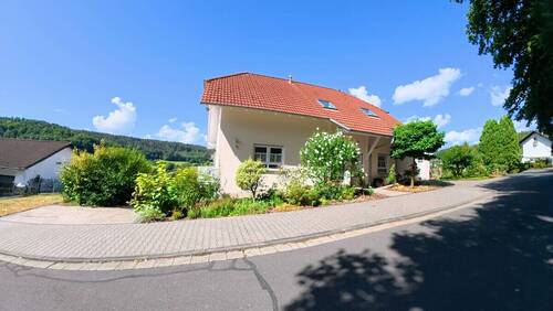 Willkommen Zuhause - 6 Zimmer Einfamilienhaus zum Kaufen in Höchst im Odenwald