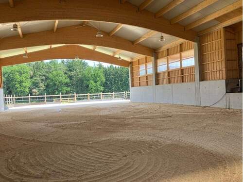 Halle mit Vorplatz - Einfamilienhaus mit 406,60 m² in Wurmannsquick zum Kaufen