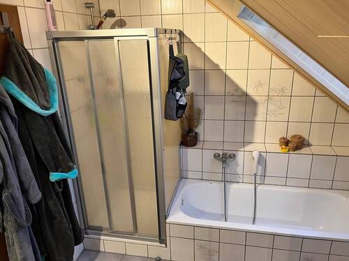 Bad im Dachgeschoss - 