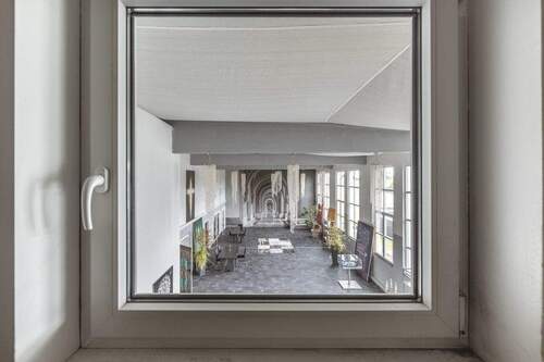 Blick aus der Diele in den Ausstellungsraum - 