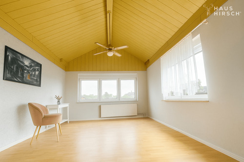 Wohnzimmer OG/ im Renovierungszustand - Mehrfamilienhaus, Wohnhaus mit 190,00 m&sup2; in Duisburg-Walsum zum Kaufen