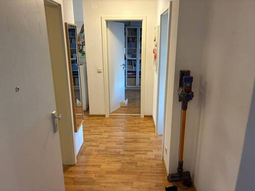3.) Flur - Eingangsbereich.jpg - 3 Zimmer Etagenwohnung in Henstedt-Ulzburg