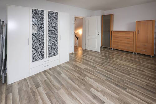 Kinder- oder Arbeitszimmer im OG - 